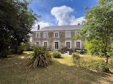 maison en pierre de 162 m2 avec piscine et terrain de 2 888