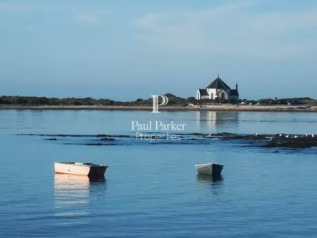 à penvins  sarzeau : une maison face à l'océan  au coeur d'un cadre préservé