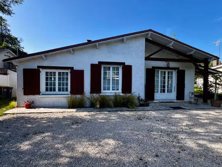 exclusivité charmante maison de plain-pied au coeur de vitry-aux-loges