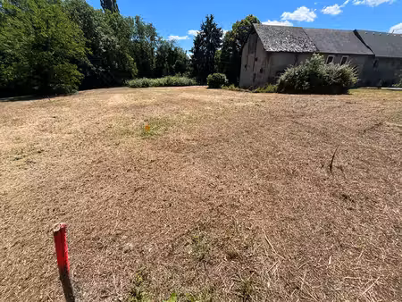 terrain constructible de 1 351 m² - méry