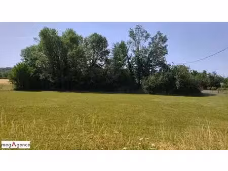 terrain constructible  1000m² plat.