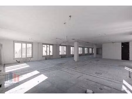 espace de bureaux haut de gamme de 1.817 m² au stéphanie ...