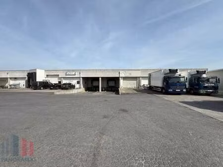 uitstekend gelegen bedrijfsgebouw vlakbij de e40 te aalter