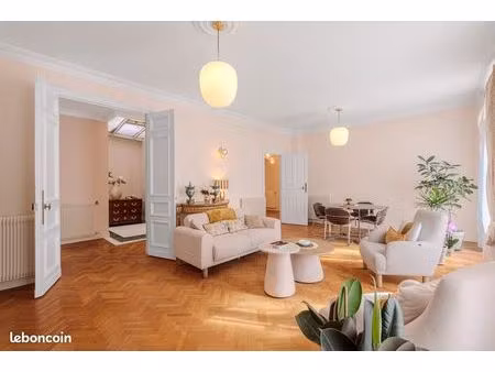 appartement 3 pièces 123 m²