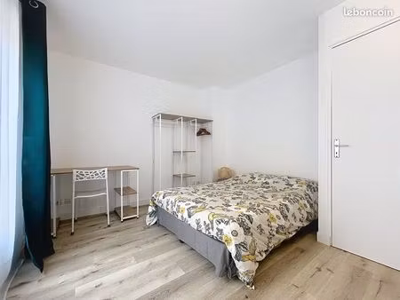 ? studio 18 m² – hypercentre de troyes – cour typique avec pans de bois