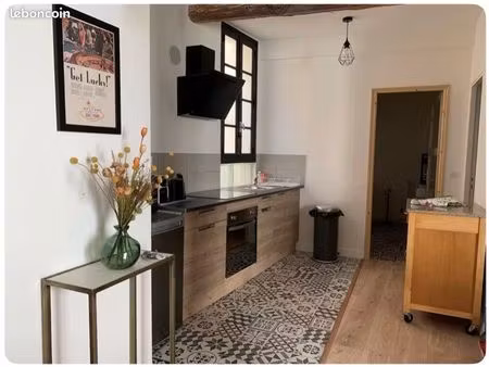 location t2 35 m2 / appartement étudiant meublé – avignon intra-muros  zone piétonne – 10 