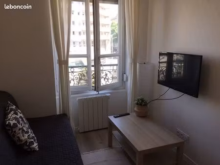 studio meublé secteur garibaldi-berthelot (7ème)