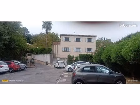 loue place de parking au mois ou a l'année