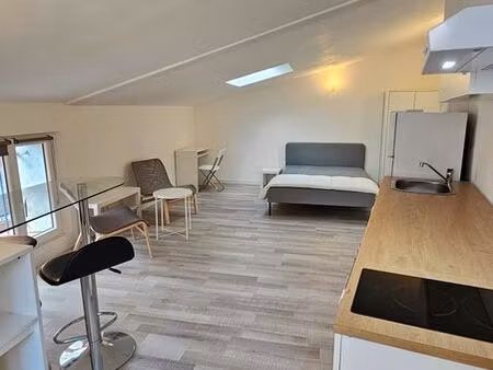 appartement meublé – centre de callas (83830)