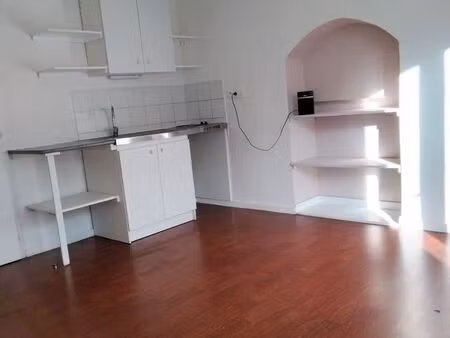 studio 21.55m2 + terrasse + parking