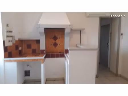a louer à l'année  centre vallon  appt t2