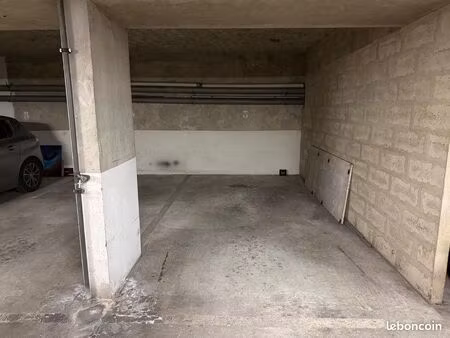 parking moto - quartier lamarck - jules joffrin