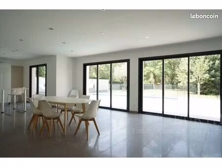 villa 10 pièces 330 m²