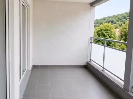 appartement 3 pièces 77 m²
