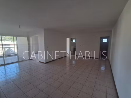 a louer - appartement f4 d'environ 84.91 m2 - saint-joseph -