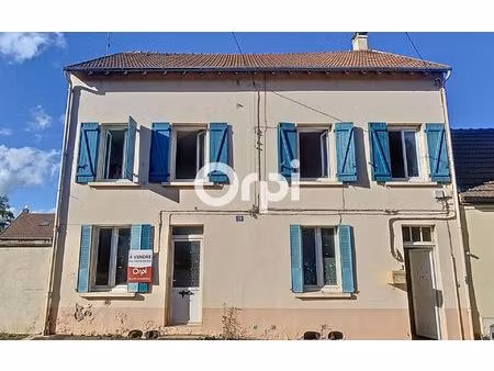 immeuble commentry 149.52 m² t-3 à vendre  44 500 €