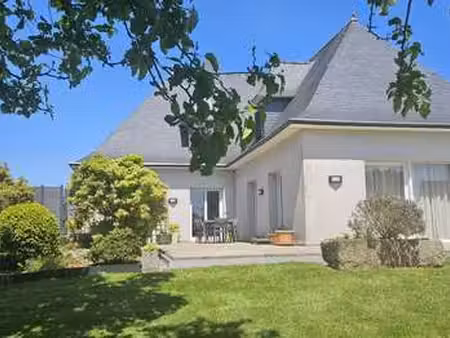 vente maison à carhaix-plouguer (29270) : à vendre / 230m² carhaix-plouguer