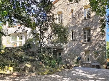 maison de caractère en pierre 1920 restaurée  300 m² habitables (dont gîte) + annexes...