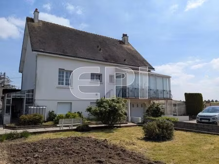 grande maison de village à loudun  6 chambres et jardin