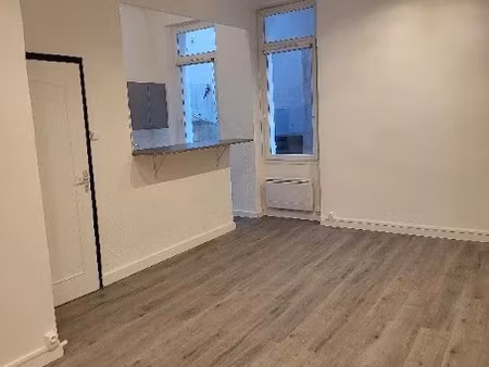 location appartement 3 pièces 64.79 m² à marseille 1er (13001)  888 €