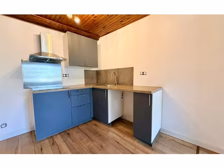 location appartement  m² t-1 à toulon  685 €