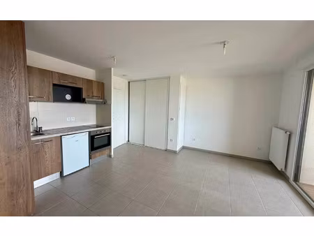 location appartement  m² t-2 à toulouse  613 €