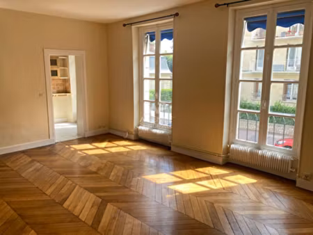 appartement 2 pièces 50m2 - 2 minutes à pied du rer a saint germain en laye