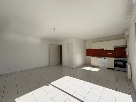 location appartement 2 pièces 44.31 m² à onet-le-château (12000)  525 €