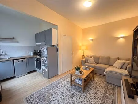 triplex à louer à rue des capucins 35 bruxelles (vbe34273)