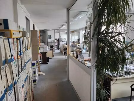 location local d'activités 600 m²