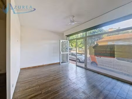 location commerce cagnes sur mer 06800 28m²