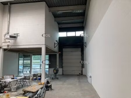 location local d’activités valenton 94460 409m²