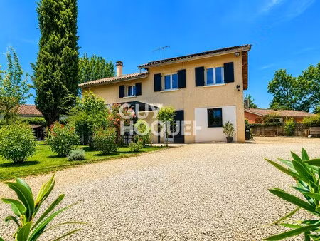 grande villa avec 6 chambres au calme à st romain de jalionas
