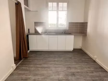 location meublée appartement 2 pièces 26 m² à aulnay-sous-bois (93600)  750 €