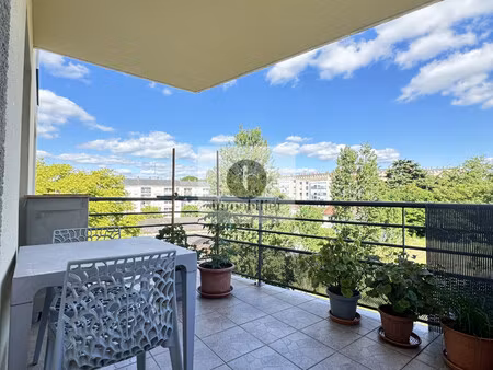 le mans – grand appartement 3 chambres dans résidence de stan