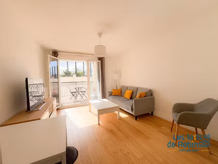 appartement deux pièces avec balcon