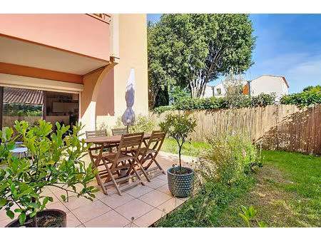 exclusivité ? aiguerelles | rare t4 en rez-de-jardin avec 60 m² d'extérieur  2 parkings et