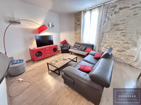 f3 meublé et climatisé de 68 m2 à la comédie