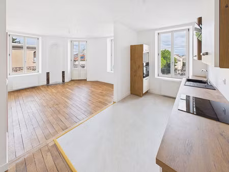 appartement 3 pièces entièrement rénové rue de paris