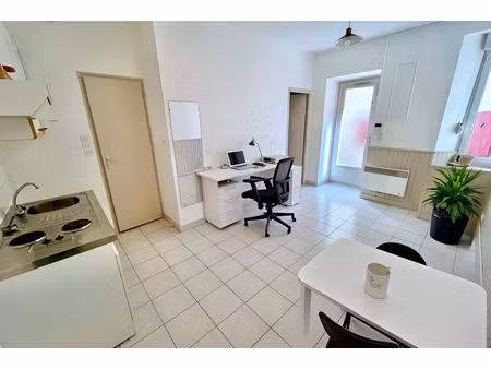 a louer - nantes st clement - appartement de type 1bis de 23.75 m² - ideal etudiant !
