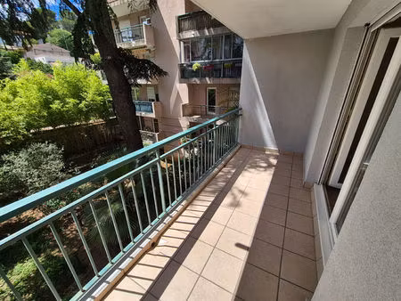 location appartement 3 pièces  61.08m²  nîmes
