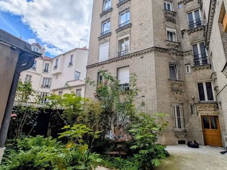 2 pièces de 30 m² calme et lumineux