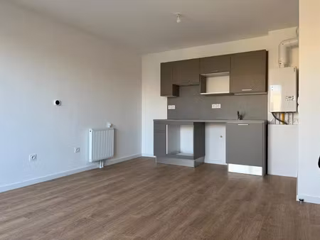 location appartement 2 pièces 43 m² à roncq (59223)  734 €