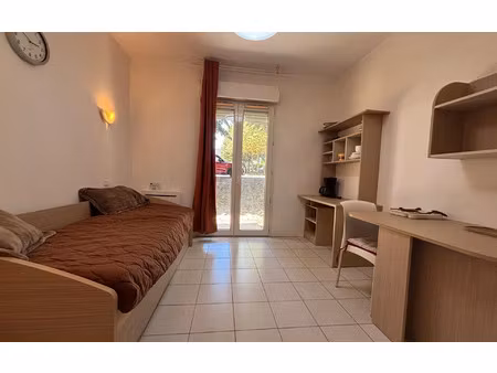 location appartement  m² t-1 à saint-jean  450 €