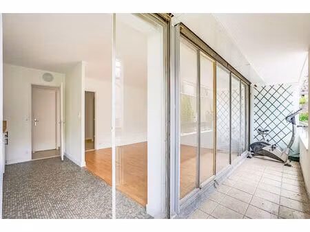 studio 33m2 avec 7m2 terrasse