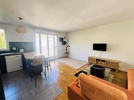 location meublée appartement 2 pièces 46.07 m² à suresnes (92150)  1 576 €