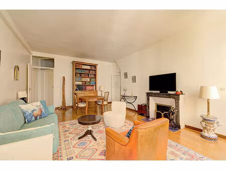 versailles place hoche