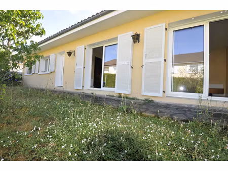 maison à louer 115m2  4 chambres au calme sur condat sur vie