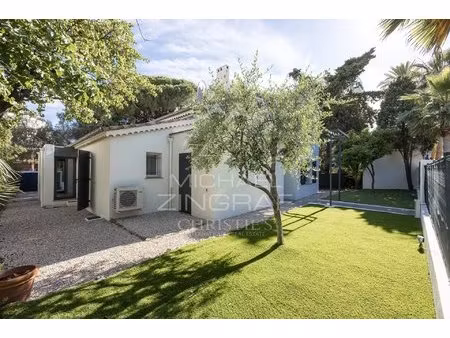 rare - cannes pointe croisette - villa dans domaine fermé.