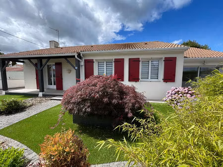 maison la chevrolière 8 pièce(s) 164 17 m²